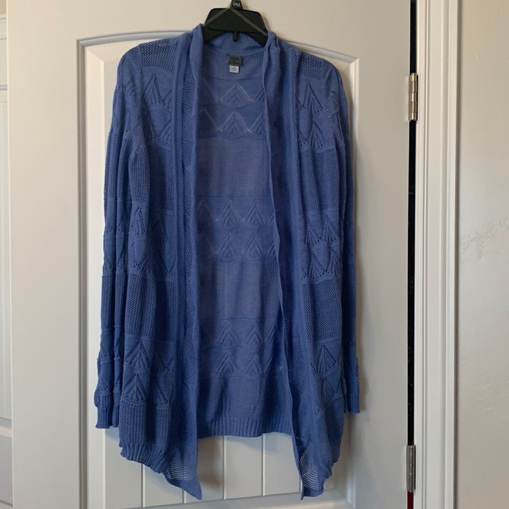 Long sleeve knit top